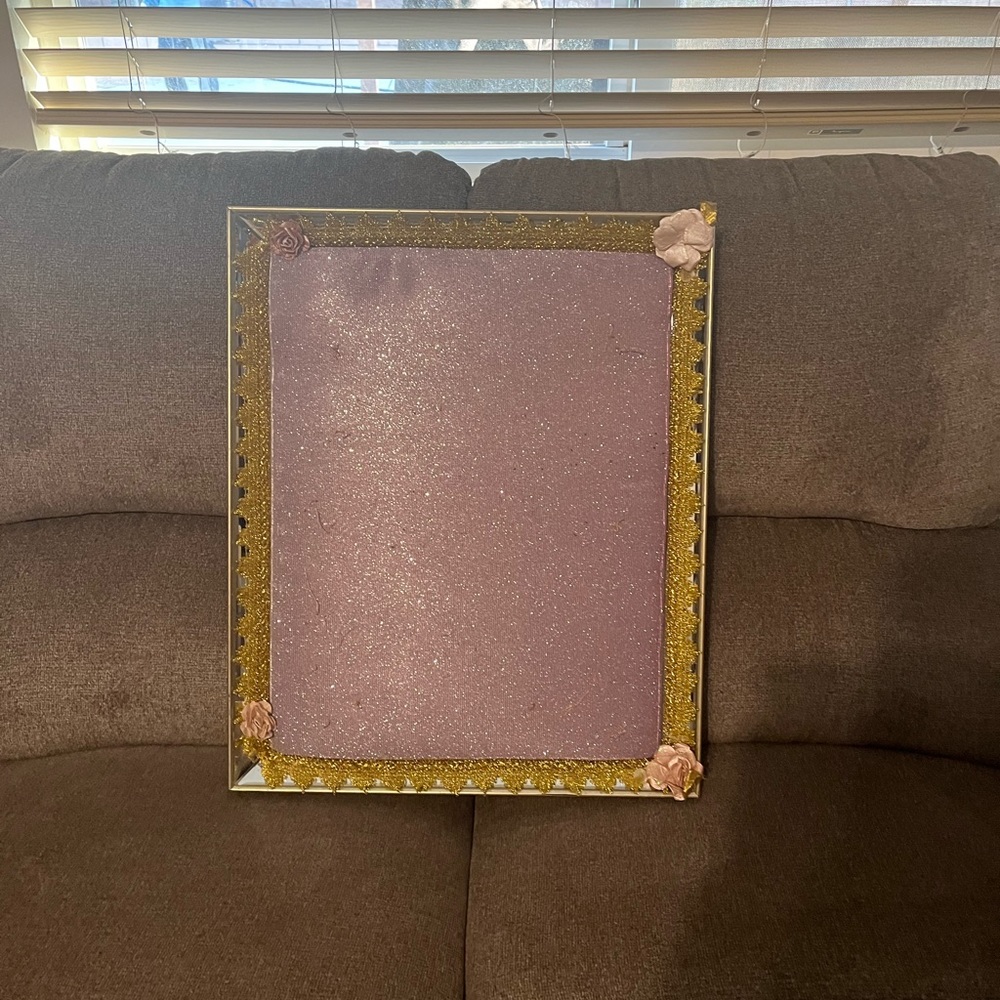 Gold Frame for Palestinian henna